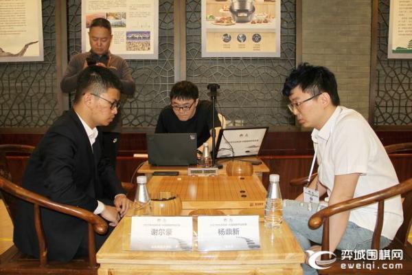 正直播围甲第三轮 中韩第一人PK 柯洁执黑对申真谞