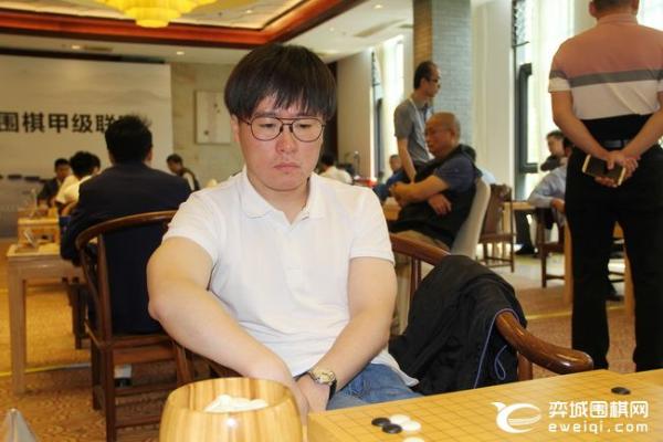正直播围甲第三轮 中韩第一人PK 柯洁执黑对申真谞