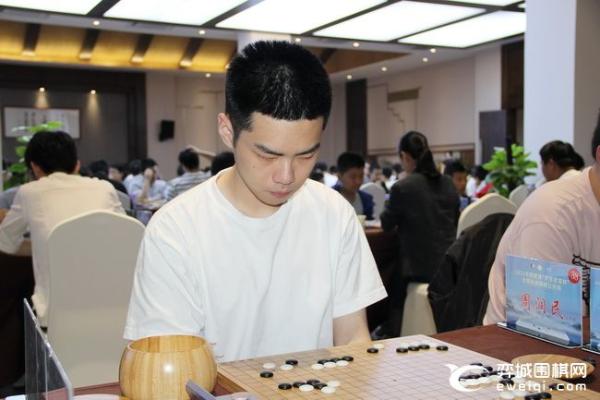梦里老家杯业余组何鑫匹马领先 公开组形势扑朔迷离