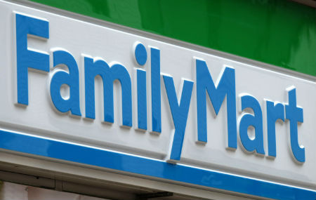 借内容吸引年轻客群 便利店掀起IP热