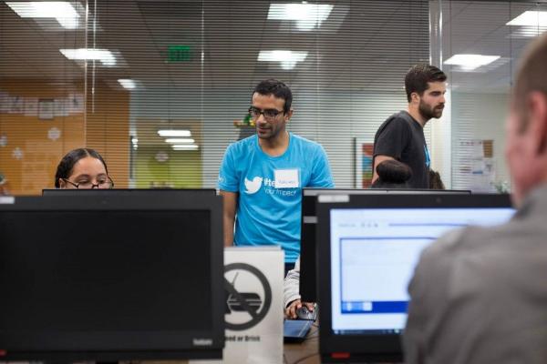 旧金山的流浪汉门正成功入职科技公司、拿6位数年薪！