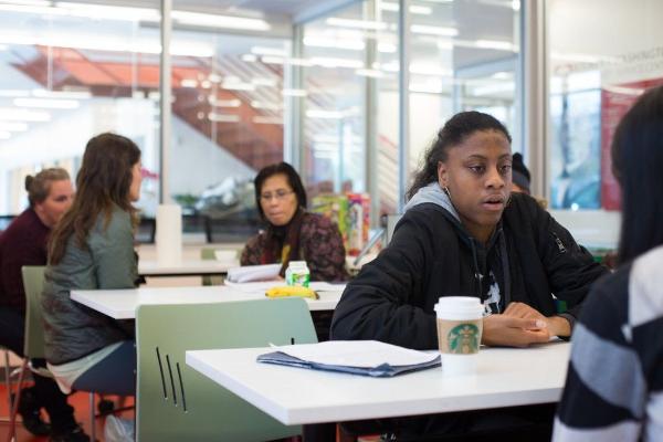 旧金山的流浪汉门正成功入职科技公司、拿6位数年薪！