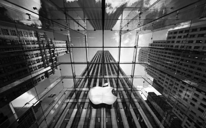 苹果市值破万亿，新时代的开始还是帝国的陨落？