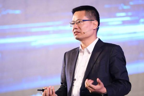 架构升级：华为以三层AI加持全面提升IP网络智能化