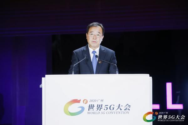 中国铁塔董事长佟吉禄：承建5G基站超70万个 97%是复用共享