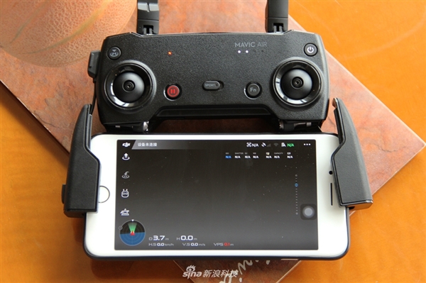 大疆Mavic&nbsp;Air无人机开箱：便携可折叠&nbsp;性能强悍