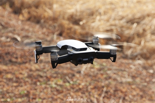大疆Mavic&nbsp;Air无人机开箱：便携可折叠&nbsp;性能强悍