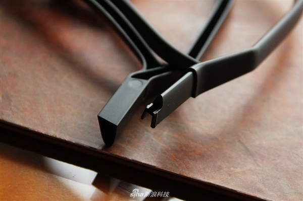 大疆Mavic&nbsp;Air无人机开箱：便携可折叠&nbsp;性能强悍