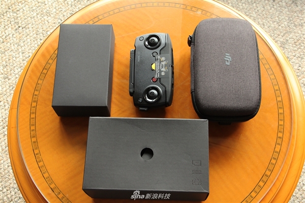大疆Mavic&nbsp;Air无人机开箱：便携可折叠&nbsp;性能强悍