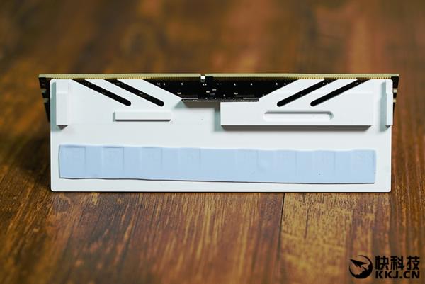 低调奢华有内涵！影驰名人堂极限内存评测：稳定4000MHz