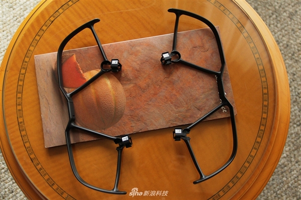 大疆Mavic&nbsp;Air无人机开箱：便携可折叠&nbsp;性能强悍