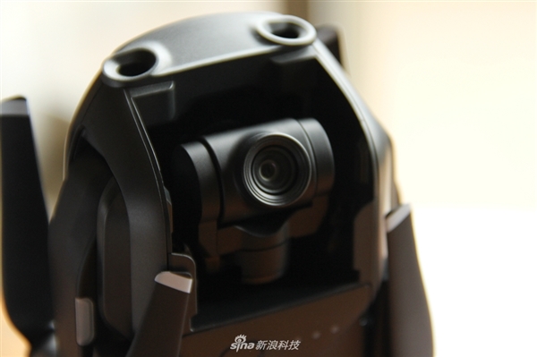 大疆Mavic&nbsp;Air无人机开箱：便携可折叠&nbsp;性能强悍