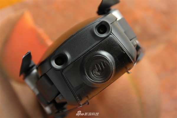 大疆Mavic&nbsp;Air无人机开箱：便携可折叠&nbsp;性能强悍