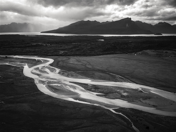 4999元！大疆正式发布御Mavic&nbsp;Air随行无人机：轻盈一握