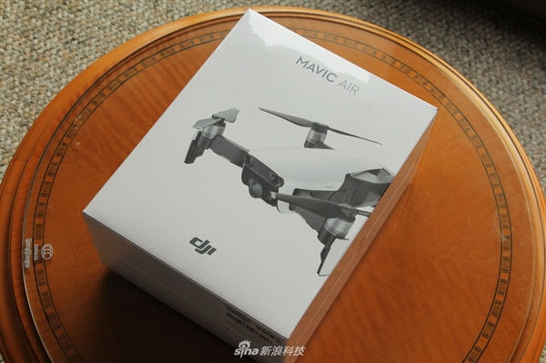 大疆Mavic&nbsp;Air无人机开箱：便携可折叠&nbsp;性能强悍