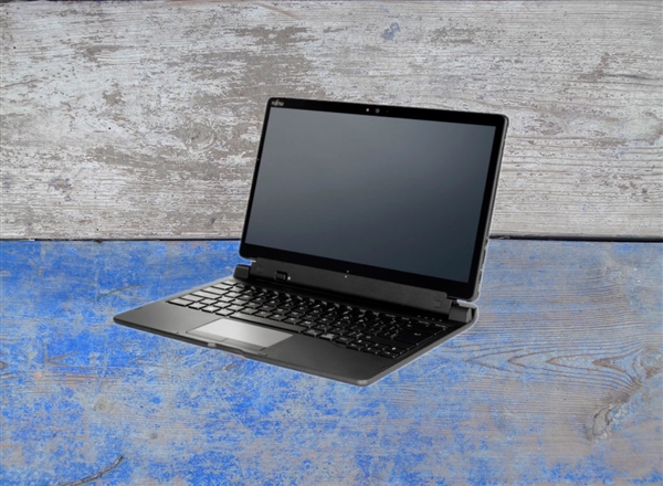 富士通推出全新二合一笔记本:数位压感+八代酷睿