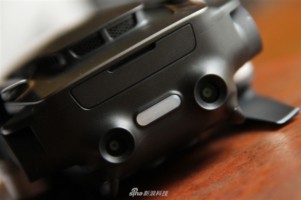 大疆Mavic&nbsp;Air无人机开箱：便携可折叠&nbsp;性能强悍