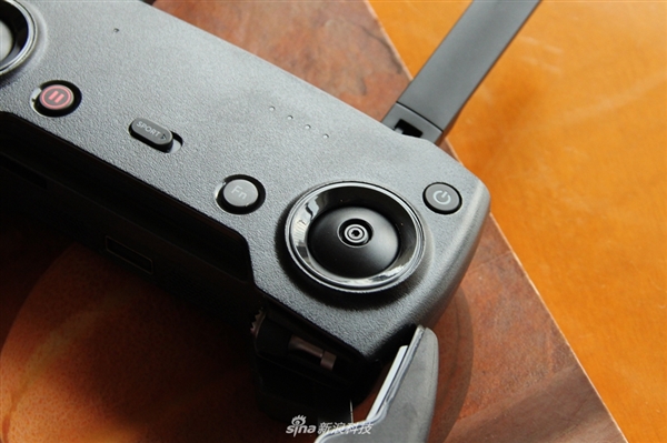 大疆Mavic&nbsp;Air无人机开箱：便携可折叠&nbsp;性能强悍