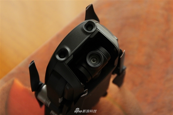 大疆Mavic&nbsp;Air无人机开箱：便携可折叠&nbsp;性能强悍