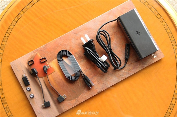 大疆Mavic&nbsp;Air无人机开箱：便携可折叠&nbsp;性能强悍