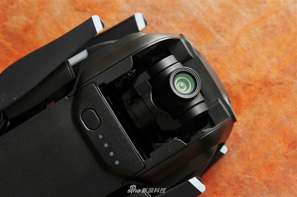 大疆Mavic&nbsp;Air无人机开箱：便携可折叠&nbsp;性能强悍