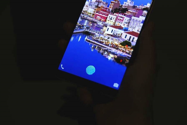 vivo X20 Plus屏幕指纹版开箱：一眼心动