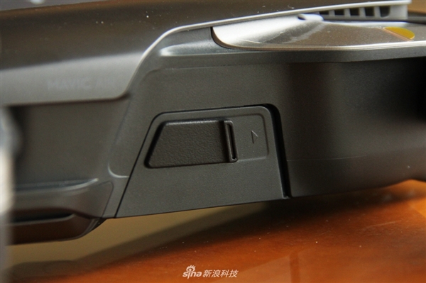大疆Mavic&nbsp;Air无人机开箱：便携可折叠&nbsp;性能强悍