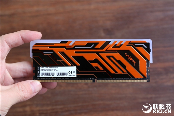 679元！影驰GAMER II内存开箱图赏：色彩激情澎湃