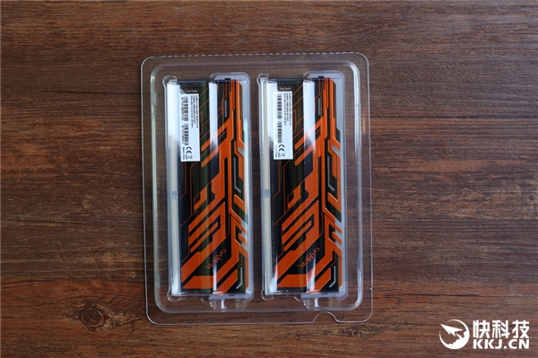 679元！影驰GAMER II内存开箱图赏：色彩激情澎湃