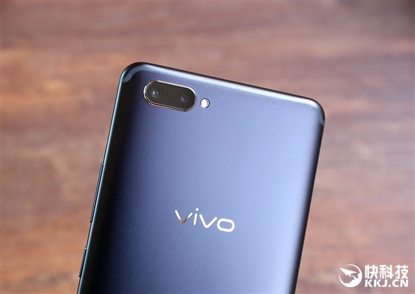 vivo X20 Plus屏幕指纹版开箱图赏:看完心动