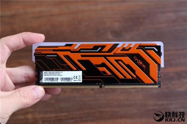 七彩RGB灯效!影驰GAMER II内存评测:稳定3000MHz