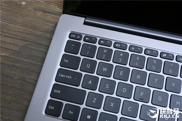 5399元八代U！新小米笔记本Air开箱图赏：深空灰配色