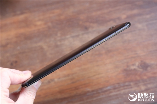 vivo X20 Plus屏幕指纹版开箱图赏:看完心动