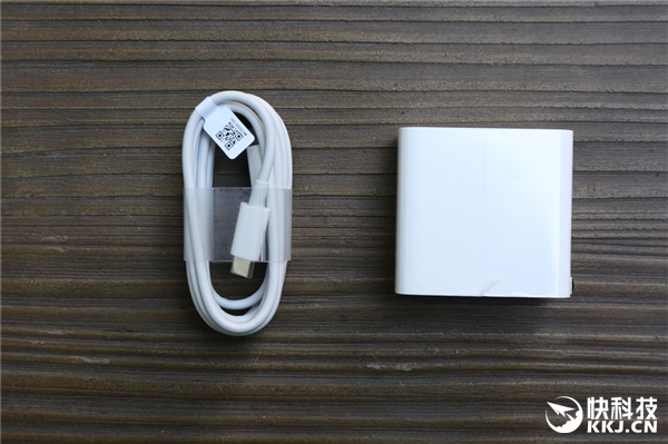 5399元八代U！新小米笔记本Air开箱图赏：深空灰配色