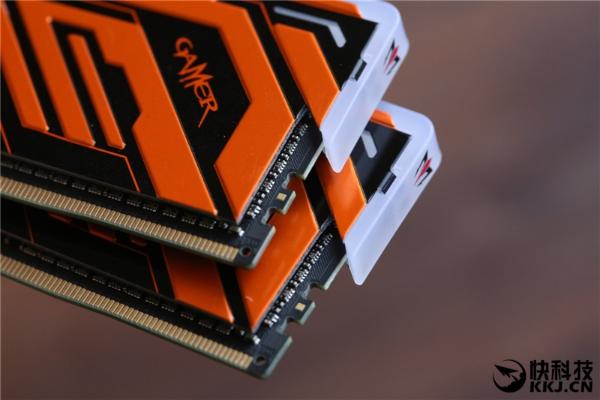 七彩RGB灯效!影驰GAMER II内存评测:稳定3000MHz