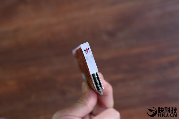 七彩RGB灯效!影驰GAMER II内存评测:稳定3000MHz