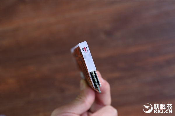 679元！影驰GAMER II内存开箱图赏：色彩激情澎湃