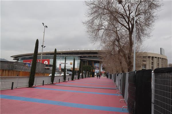 用Mate 10 Pro操控保时捷！华为仅花5周就征服了无人驾驶