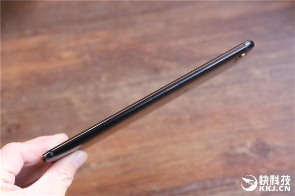 vivo X20 Plus屏幕指纹版开箱图赏:看完心动