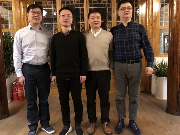 快播创始人王欣出狱后首次露面:身体很好 思维未落伍