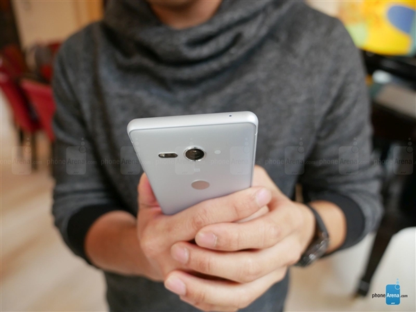 索尼发布小屏旗舰XZ2 Compact：5寸+骁龙845！