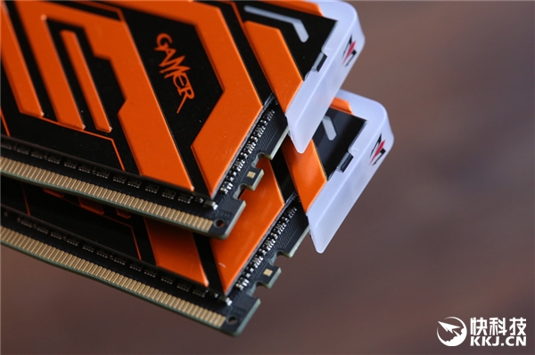 679元！影驰GAMER II内存开箱图赏：色彩激情澎湃