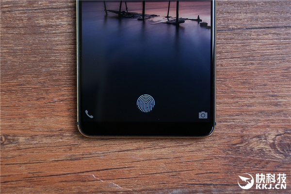 vivo X20 Plus屏幕指纹版开箱图赏:看完心动