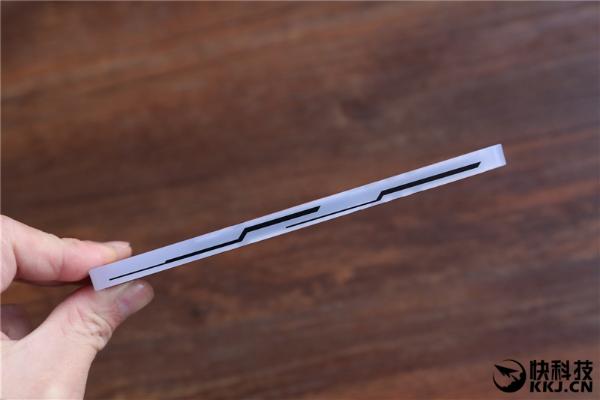 七彩RGB灯效!影驰GAMER II内存评测:稳定3000MHz