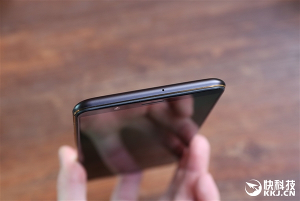 vivo X20 Plus屏幕指纹版开箱图赏:看完心动