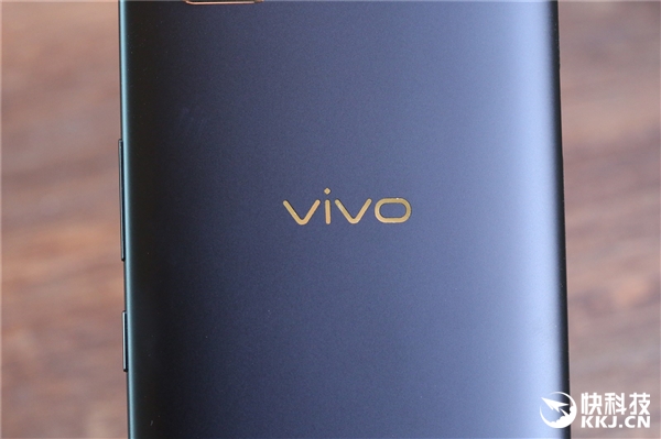 vivo X20 Plus屏幕指纹版开箱图赏:看完心动