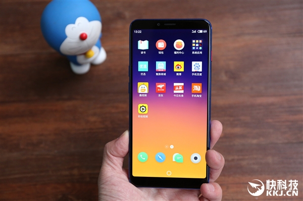 魅蓝E3丹青版首发开箱图赏：这配色贼骚