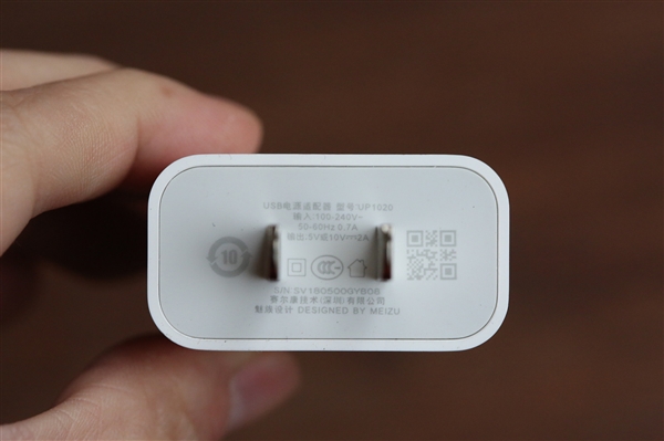 魅蓝E3丹青版首发开箱图赏：这配色贼骚