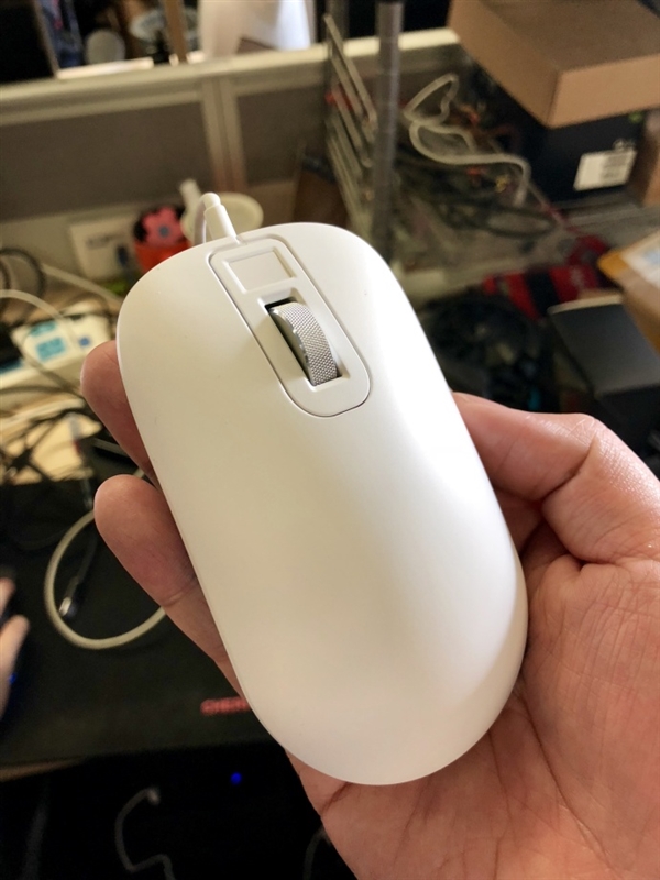 199元!小米众筹智能鼠标实拍:带指纹识别