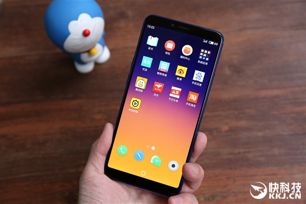 魅蓝E3丹青版首发开箱图赏：这配色贼骚